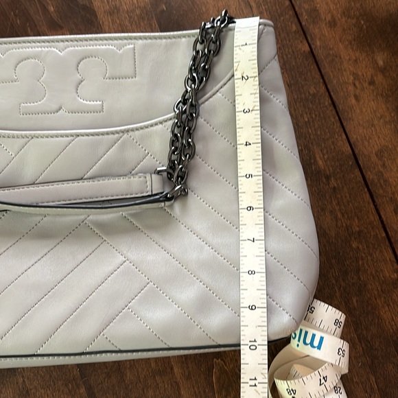 Tory Burch Alexa Quilted Slouchy Leather Tote.  Great bag for Fall - Picture 10 of 12